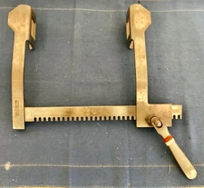 Jarit 300-105 Finochietto rib spreading retractor. Used/GC/Guaranteed