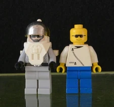 LEGO Vintage Astronaut Minifigure OL1028 Classic Space Collectible