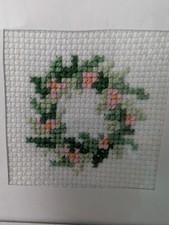 Stickbild Kranz Handarbeit Acufactum Landhaus Deko 