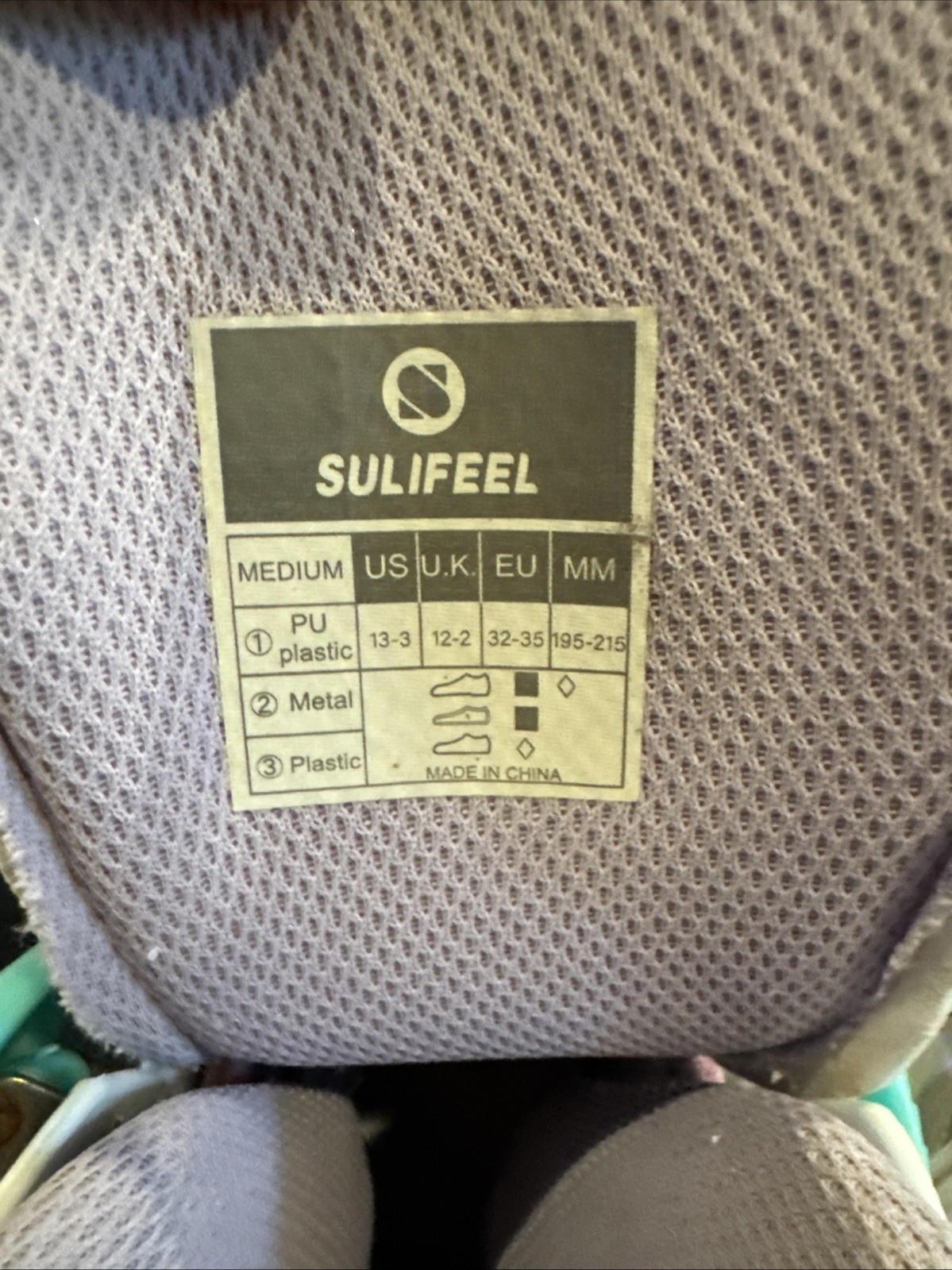 Sulifeel Roller Skates Size 13-3 Medium Kids Adjustable Light Up Wheels - Used