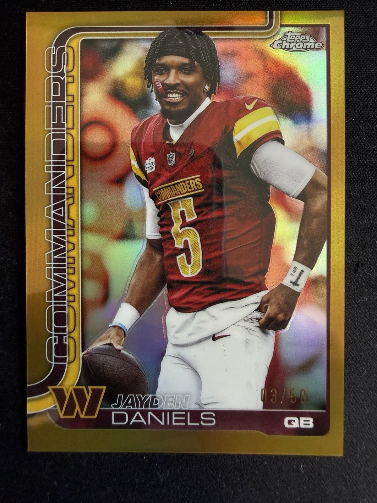 JAYDEN DANIELS TRUE GOLD REFRACTOR VARIATION NO HELMET 2025 TOPPS CHROME #295 SP