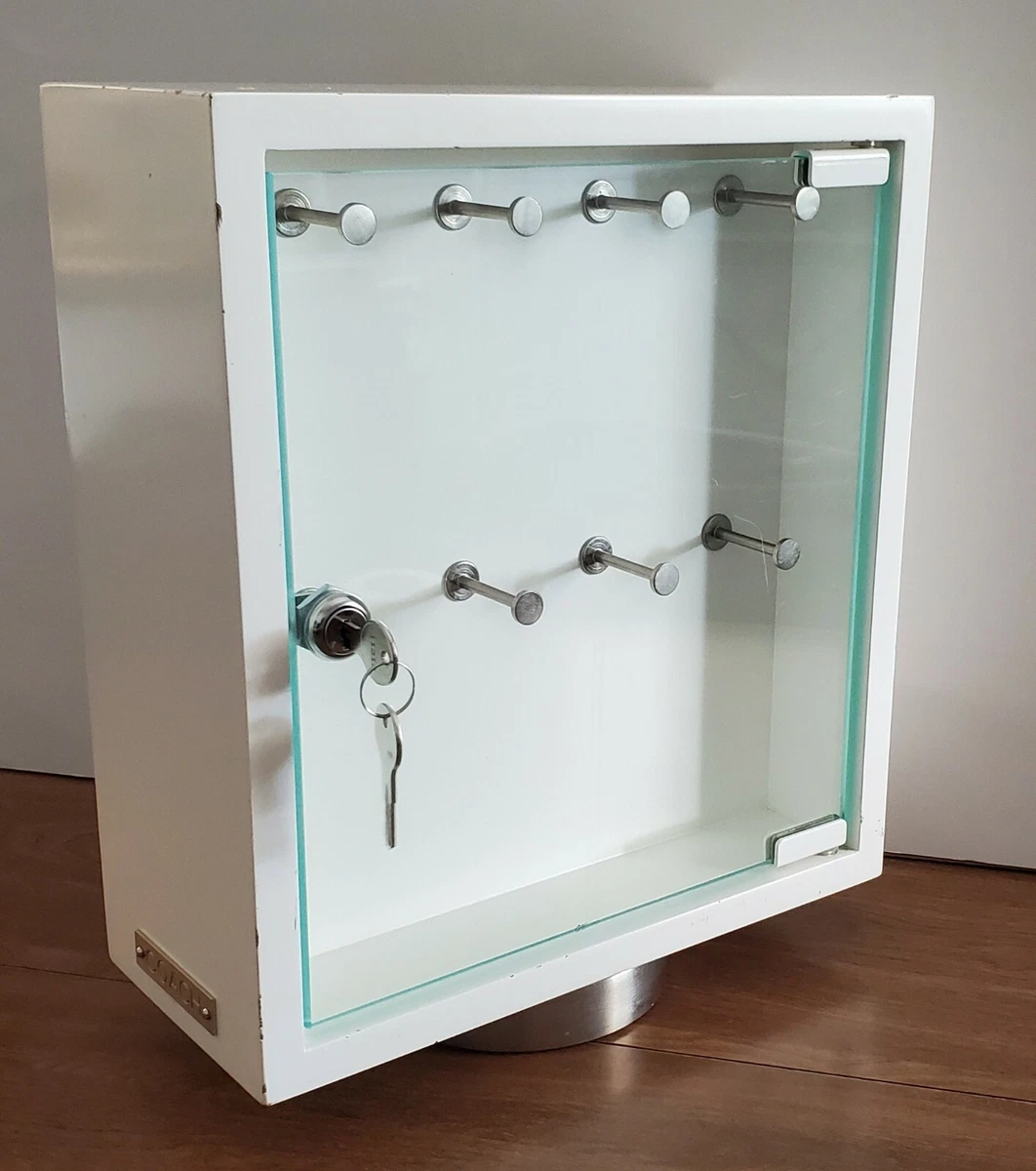 Jewelry display cases for clearance retail stores