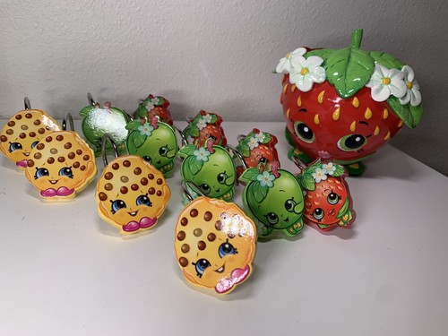 Shopkins Strawberry Toothbrush Holder and Shower Curtain Rings Set Apple Cookie