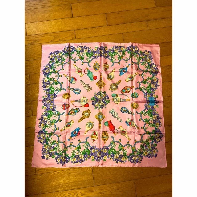 Gucci 100 Silk Scarf Perfume Bottle Flower Pattern Pink
