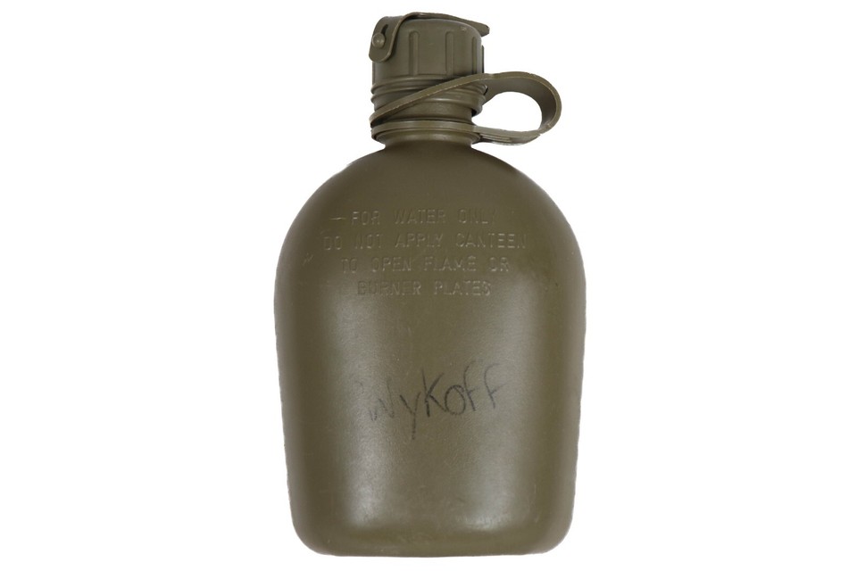 Borracchia In Plastica Rigida – Dutch Army Surplus, Usata Ma Resistente
