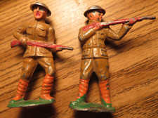 Pair VINTAGE 1930S TOY SOLDIER Barclay Riflemen Soldiers