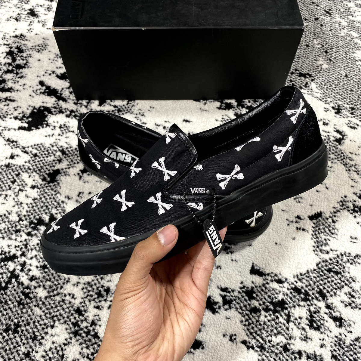RARE VANS SYNDICATE x WTAPS CROSSBONES SLIP ON SIZE 9.5 | eBay RARE VANS SYNDICATE x WTAPS CROSSBONES SLIP ON SIZE 9.5 | eBay