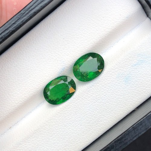Natural Green Tsavorite Pair Faceted Loose Gemstones For Fine Jewelry 4.50 Carat