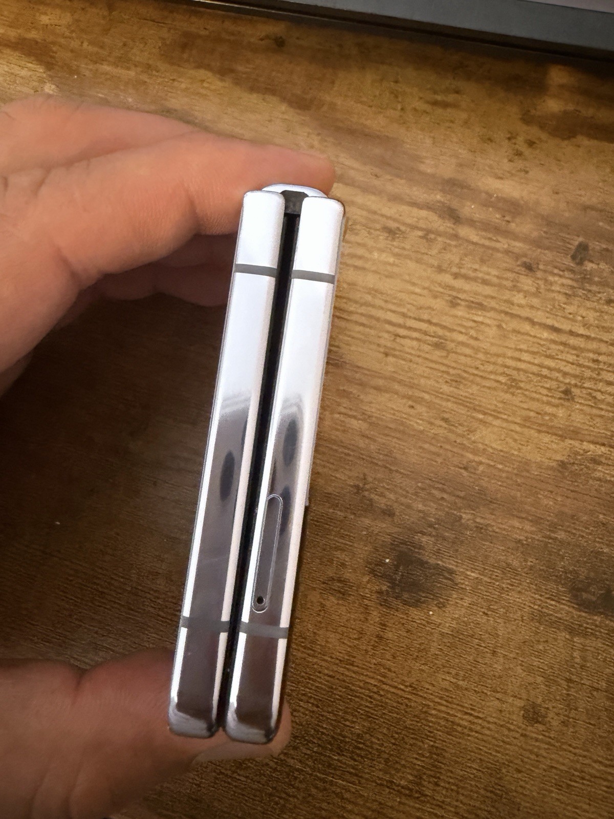 Samsung Galaxy Z Flip4 SM-F721B - 128GB - Blue  for parts