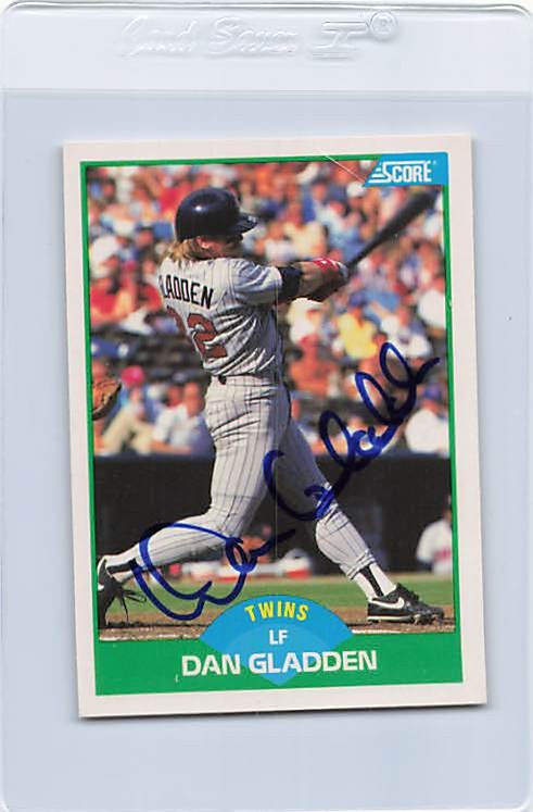 1989 Score #62 Dan Gladden Twins Signed Auto *K9894