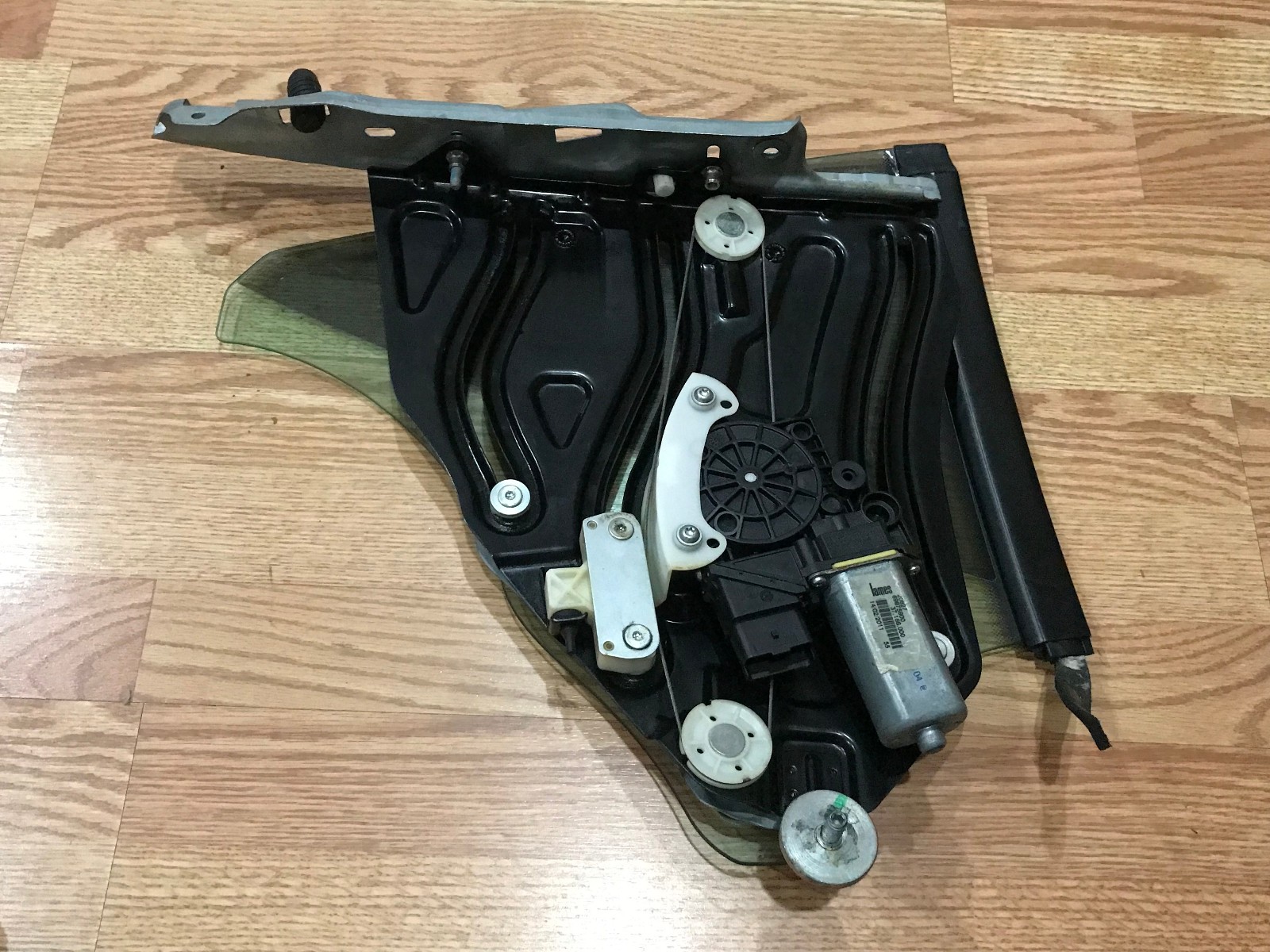 ✝️FERRARI CALIFORNIA T REAR LEFT QUARTER WINDOW GLASS REGULATOR MOTOR 69875800