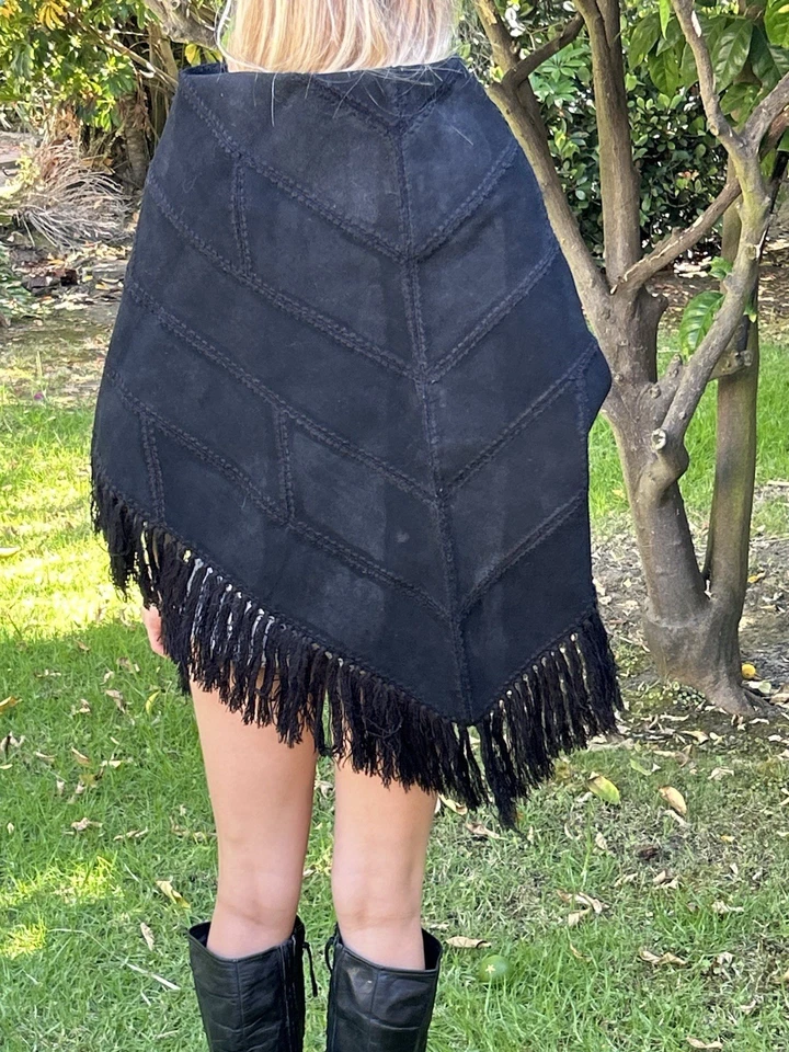 Mantón vintage años 60 70 cuero insecto 100 % gamuza retazos con flecos negro Foto 2 de 4