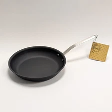 Griswold 12 Inch Seasoned Iron Skillet | New in Box | Made in USA