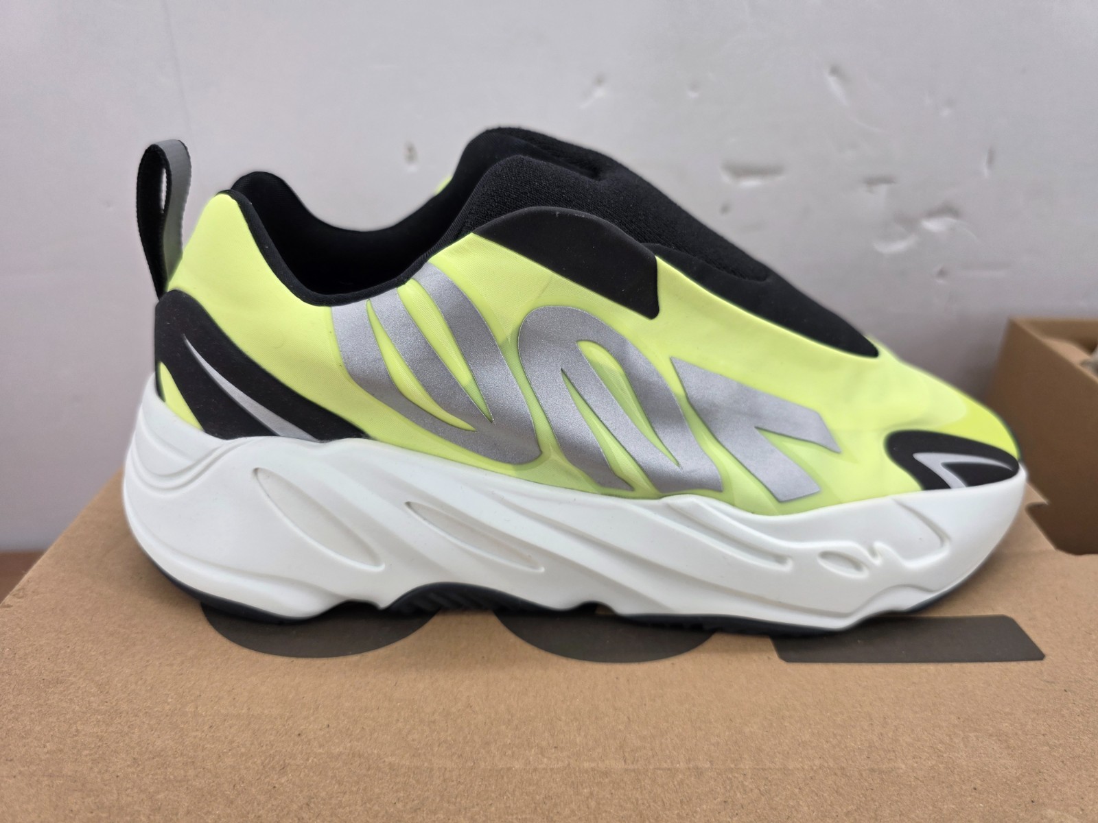 Adidas Yeezy Boost 700 MNVN Laceless Phosphor 2022 Mens Size 8.5 (GY2055) thumbnail 15