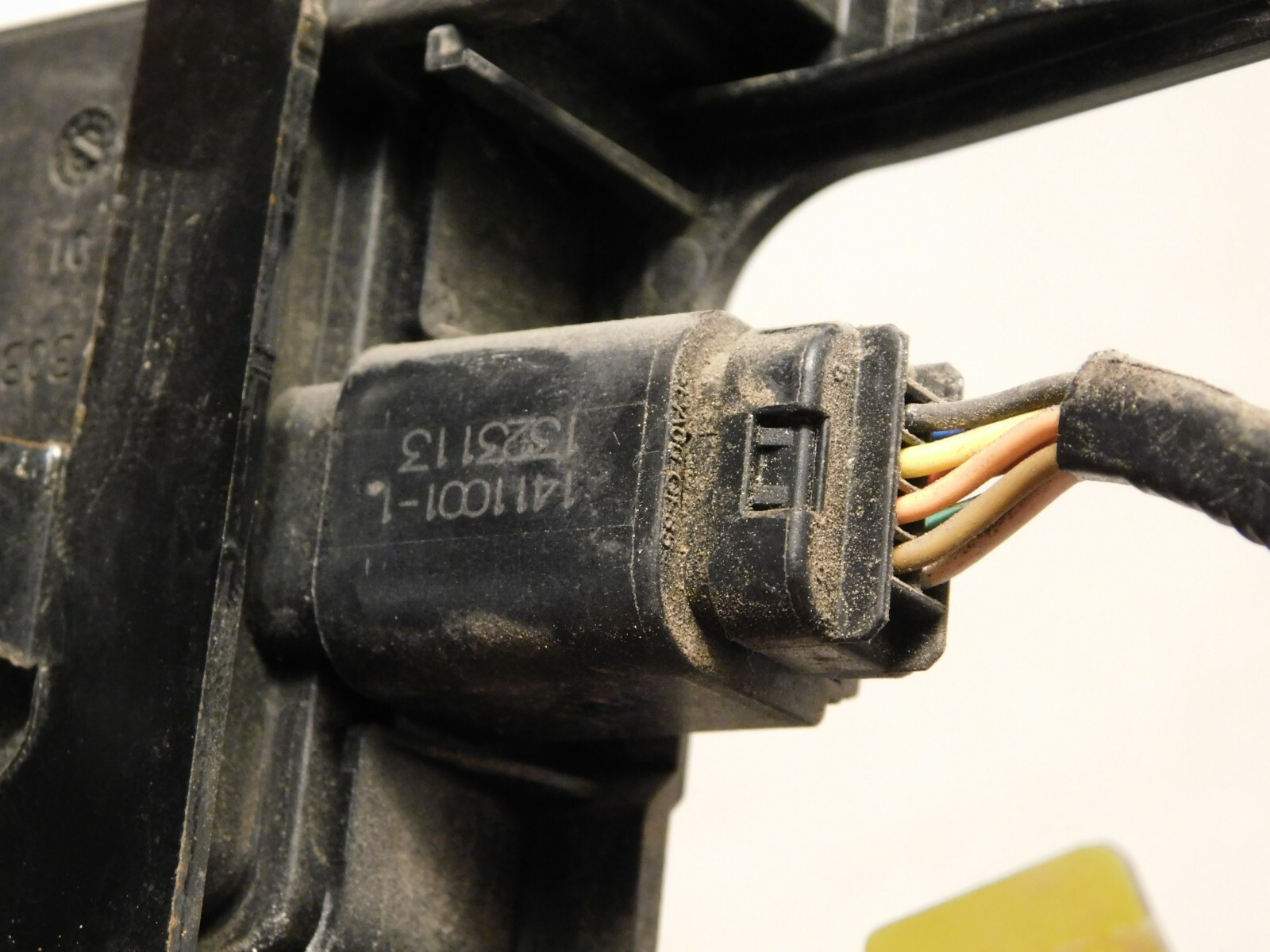 13-16 Hyundai Santa Fe Sport BLIND SPOT DETECTION SENSOR RADAR MODULE BRACKET