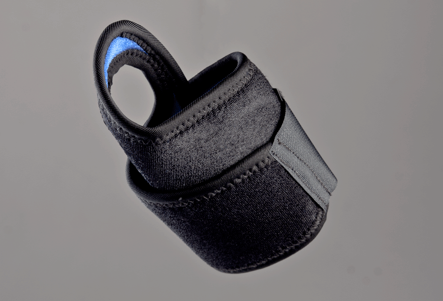 Korean boxing Black Split 1pair Mooto TaeKwonDo Wrist Supporter Guard Protector