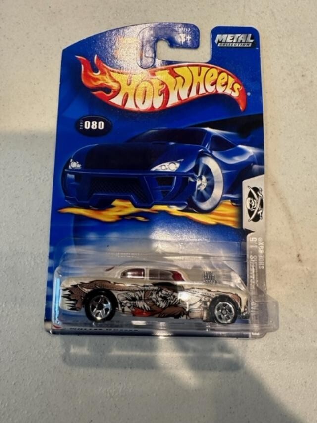 2003 Hot Wheels Boulevard Buccaneers Shoe Box #80