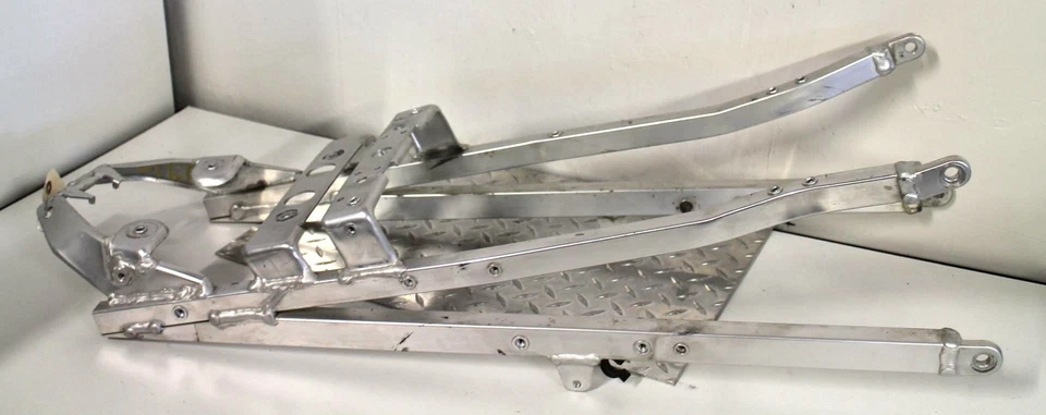 Subchasis trasero Suzuki GSXR600W 1993 41200-17E01 Foto 3 de 4