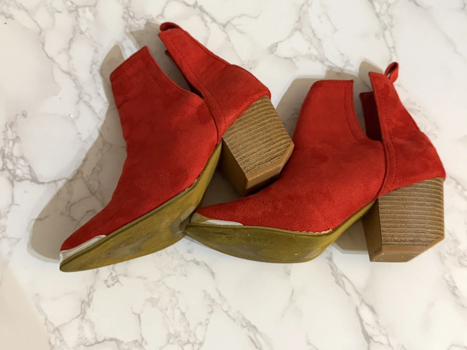 Botines sin cordones para mujer J. Adams Western - puntera puntiaguda de metal de gamuza sintética roja Foto 4 de 4