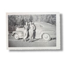 1940s WWII US Army Soldiers With Car Vintage Military Snapshot Photo