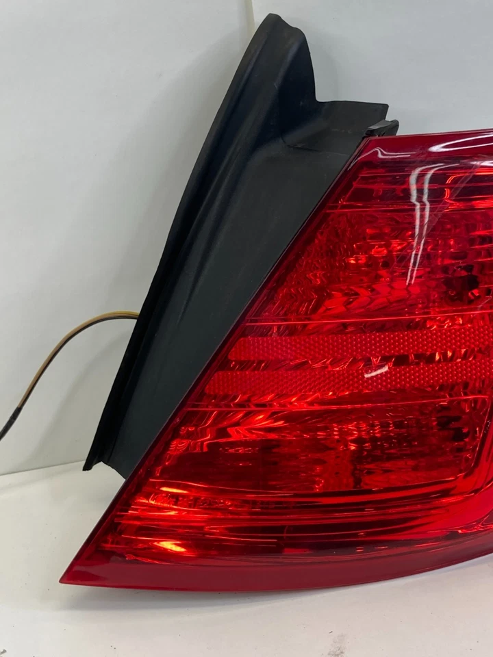 13-19 Ford Police Interceptor Sedan Right Outer Taillight Tail Light Lamp OEM - Image 4 of 4