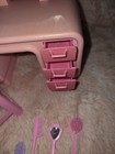1977 Mattel Barbie Dream House Vanity With Accessories And Chair — photo 2