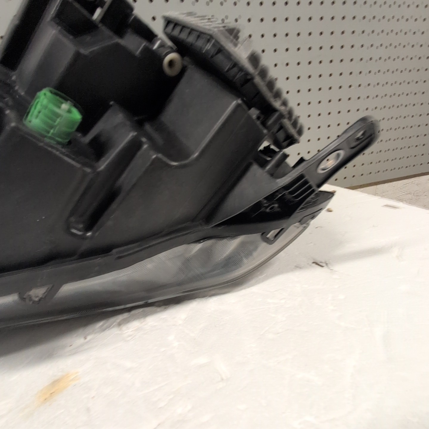 18-24 MASERATI GHIBLI LEFT DRIVER HEADLIGHT MATRIX 670100990 OEM (0892)