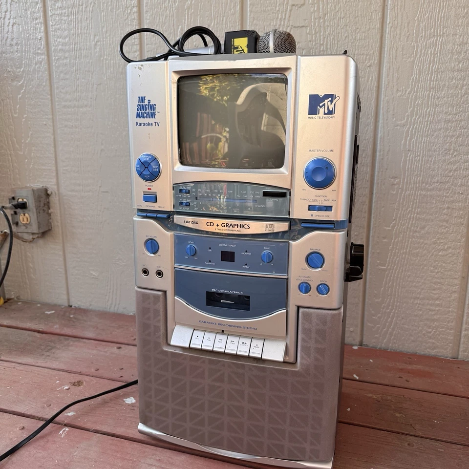 The MTV Karaoke "The Singing Machine" Modelo STVG-700 ¡Máquina de Karaoke de Colección! Foto 2 de 4
