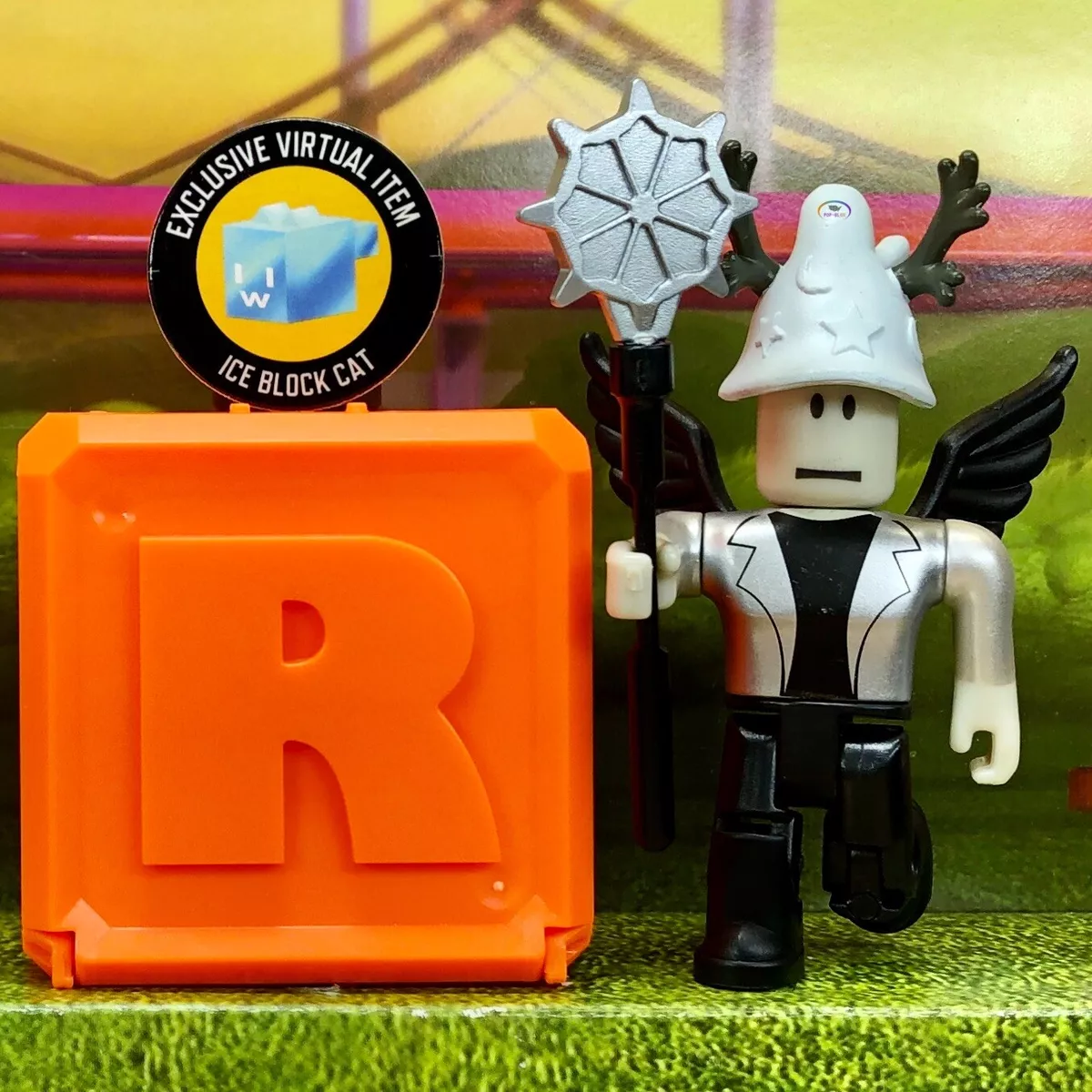 NEW Roblox Celebrity Gold Series 1 Mystery Box Action Figures 3 Toys - No  Codes