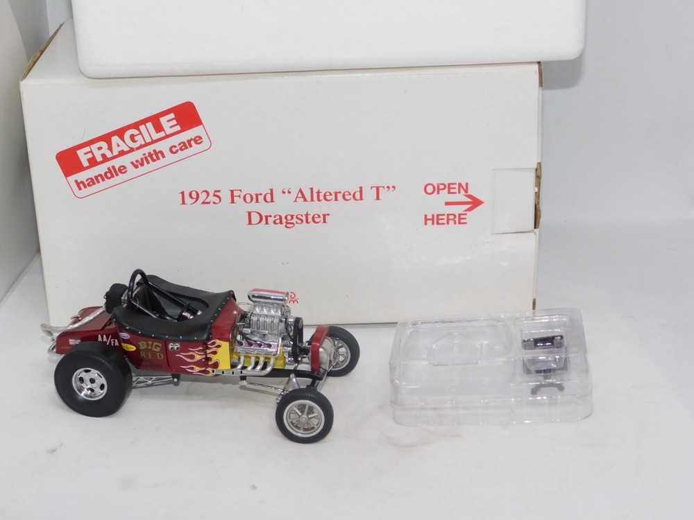 Danbury Mint 1:24 Scale 1925 Ford Altered T Big Red Dragster Mint in Box