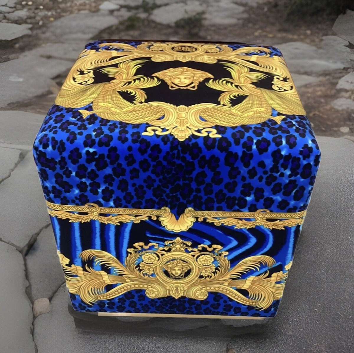 Costom Made Versace Cube Ottoman Dv One Print Blue Gold Médusa