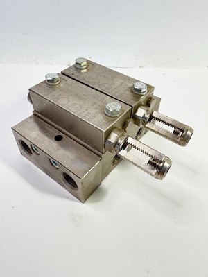 DropsA 0675300 DM Dual Monoblock 2-Channel Flow Divider Oil Grease Dispenser
