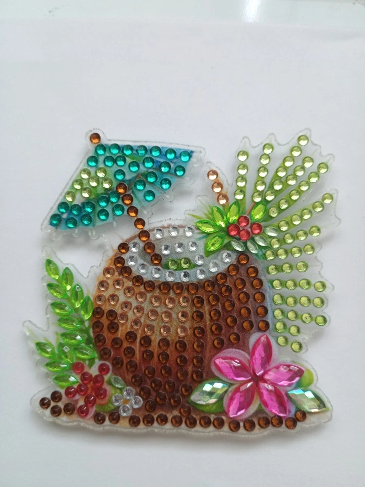 Imán de estrás de bebida tropical hecho a mano Foto 2 de 4