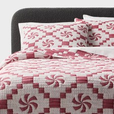 King Holiday Matelasse Quilt Set Red - Threshold