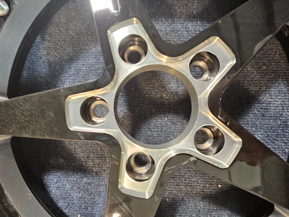 (QTY 1) Глянцевый черный обод колеса Summit Racing Warrior 15x4 5x120,65 -19 мм - Изображение 4 из 4