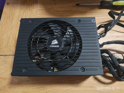 Corsair AX1200i 80+ PLATINUM 1200W w pełni modułowy zasilacz - Zdjęcie 2 z 9