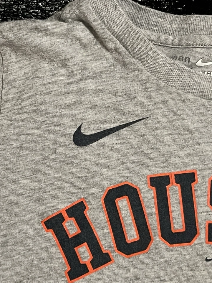Boys small 8 Nike Houston Astros Altuve 27 short sleeve Tshirt  - Imagem 3 de 4