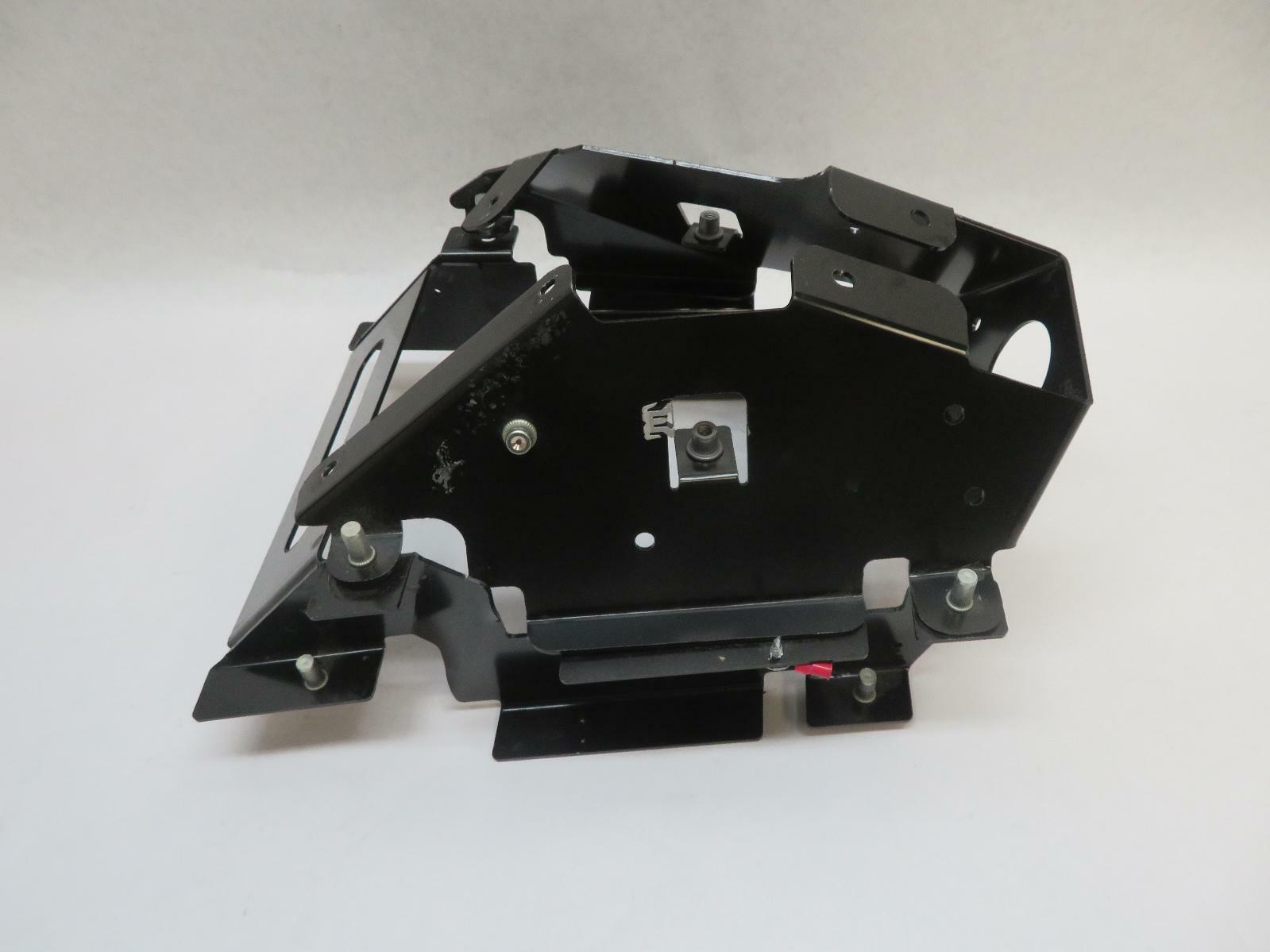 2015 MCLAREN 650S RIGHT PASSENGER FLOOR BRACKET MOUNT 11N0893CP.03 11M0687CP.04