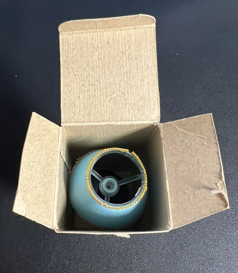 Dollhouse Miniature Lamp - Non Electric - Plastic Made by Concord - Image 3 of 4