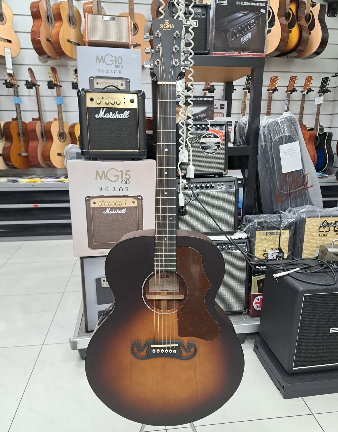 SIGMA GJM-SGE CHITARRA ACUSTICA ELETTRIFICATA GRAND JUMBO SUNBURST con CUSTODIA