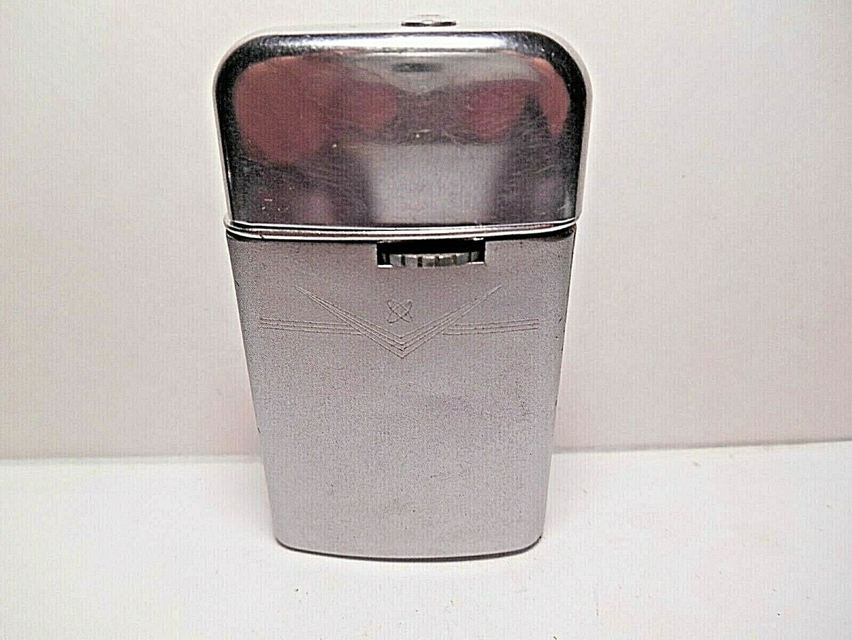 Vintage Ronson VARAFLAME WINDLITE BUTANE CIGARETTE LIGHTER. FOR