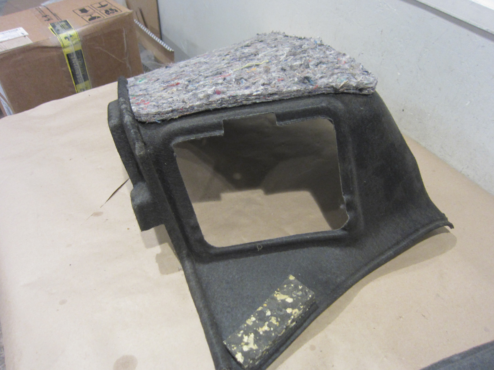 Maserati GranTurismo  - RH Trunk Lateral Cover - Grey  - Used - P/N 81339006