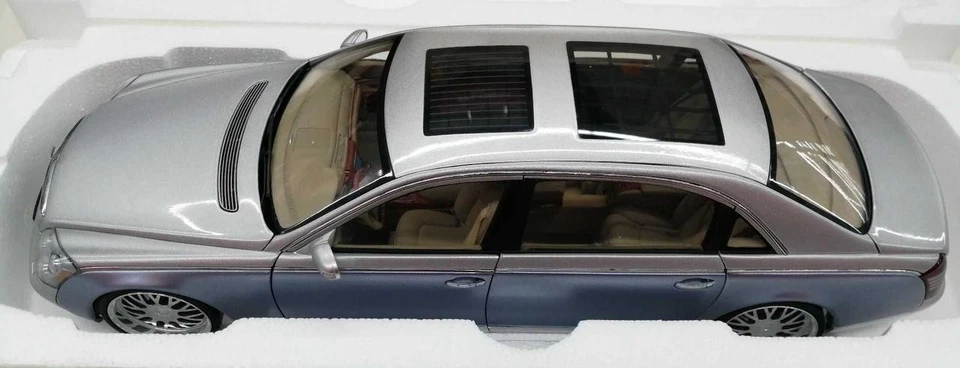 AUTOart original 1/18 scale Minicar Maybach 62 LWB with box Used in japan - Image 4 of 4