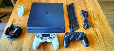 SONY PlayStation 4 PS4 Slim 500GB, 2 DUALSHOCK 4 Controller, aufbereitet!