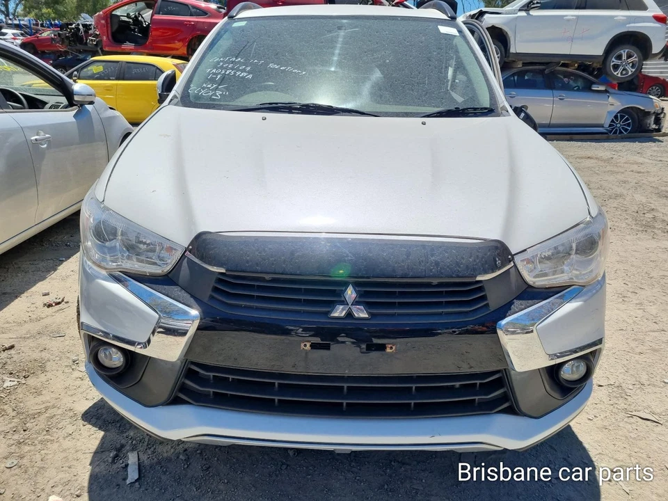 MITSUBISHI ASX 2014-2019 RIGHT HEADLAMP Station Wagon - image 3 of 4