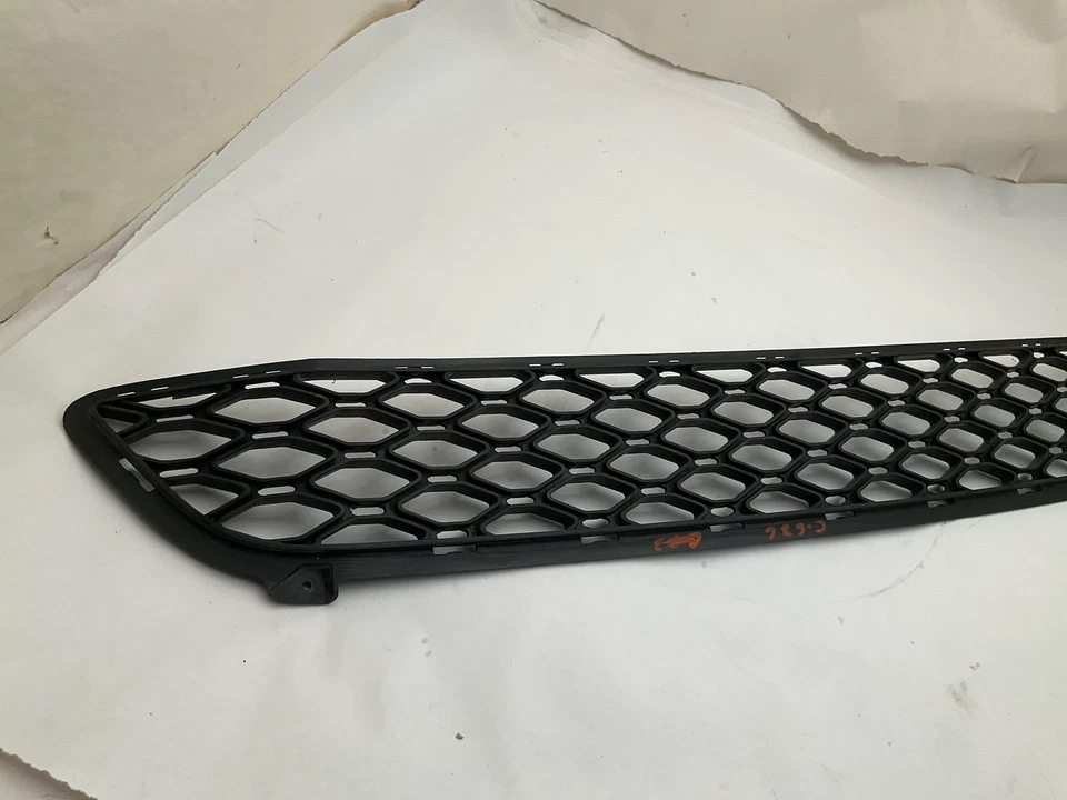 Нижняя решетка радиатора 2010-2011 KIA RIO от оригинального производителя - Изображение 4 из 4