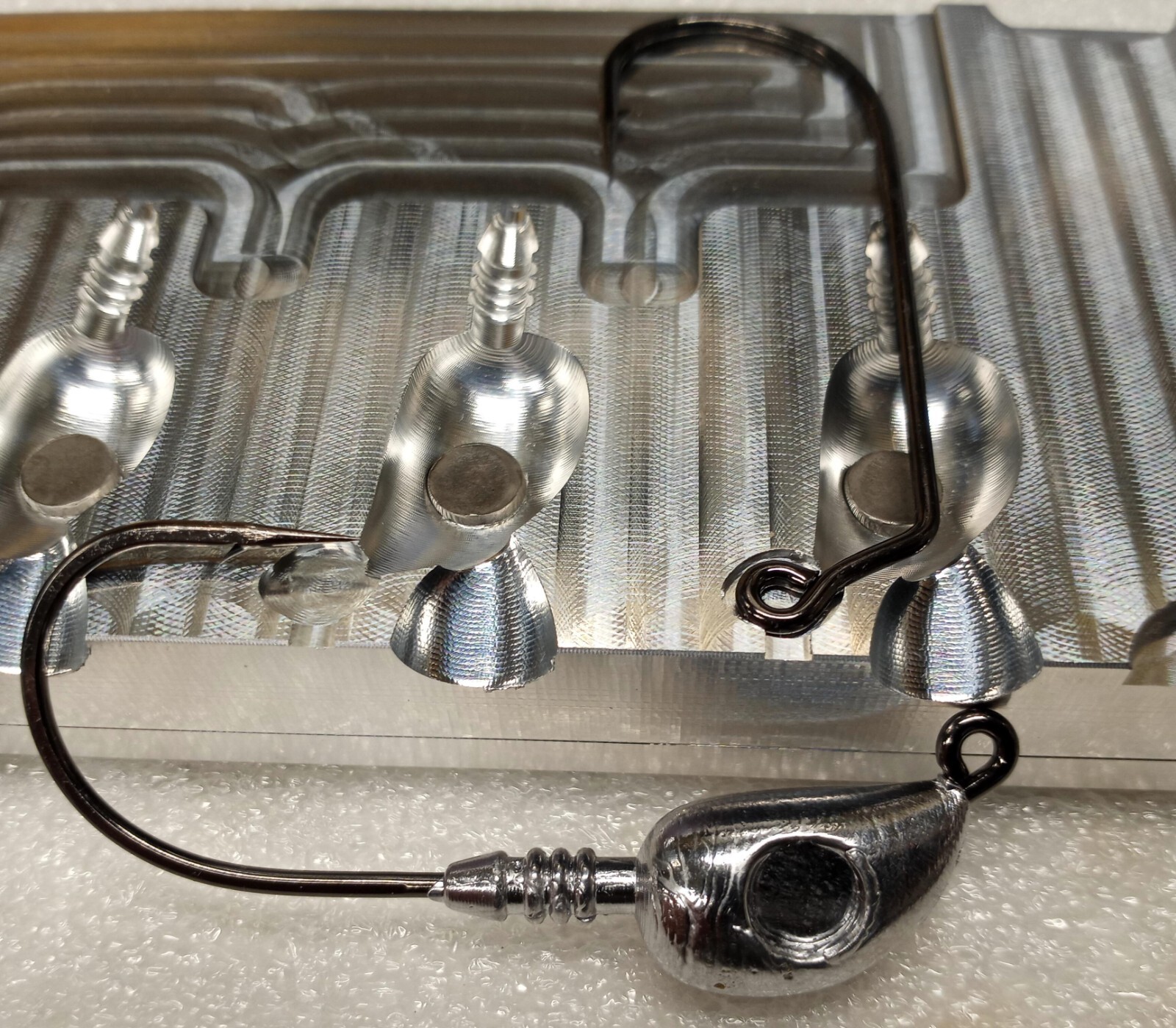 Mullet Jig head Mold -Spotted Seatrout, Flounder, Puppy Drum ( 1 oz ) - Image 6