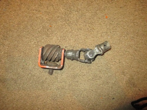 Ariens 924000 series Chute Crank Worm Gear & Universal Joint 625065 02211000