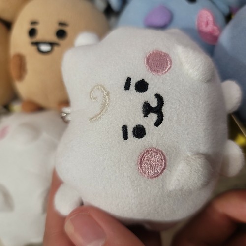 BTS BT21 Bebé FELPA Pompon Bolso de Gamuza Dije Auténtico Línea Amigos Muñeca (7cm) - Imagen 6 de 14