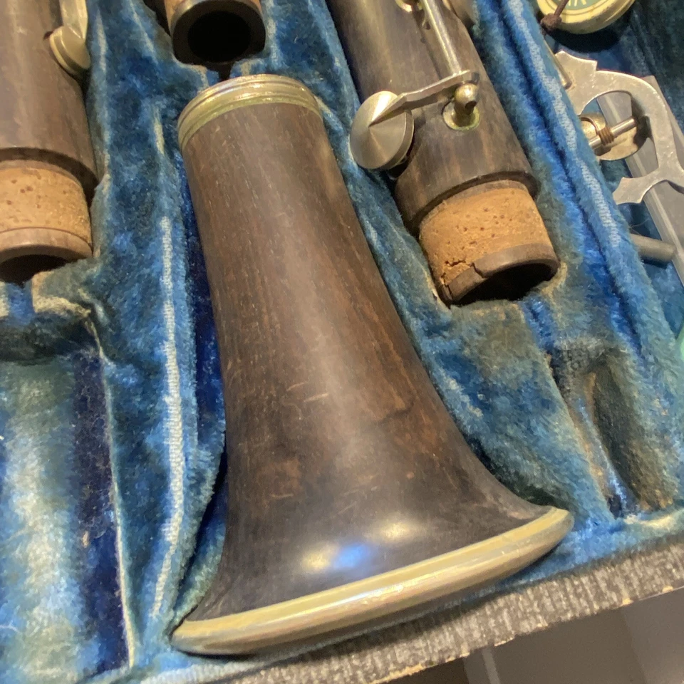 Martin Freres LaMonte Paris Grenadilla 木制单簧管 #2 蓝色天鹅绒外壳 — 第 4/4 张图片